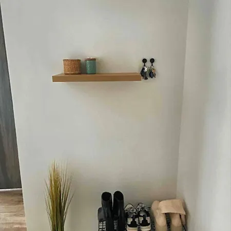 Nice Chateauneuf, Studio Renove Avec Emplacement Central شقة
