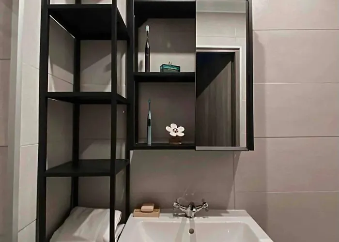 شقة Nice Chateauneuf, Studio Renove Avec Emplacement Central