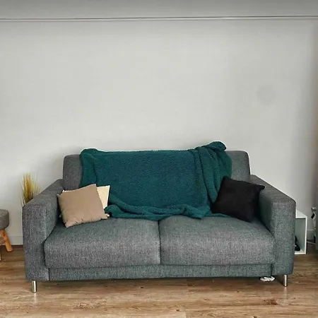 Appartamento Nice Chateauneuf, studio rénové avec emplacement central *